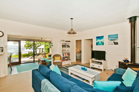 Bay Cottage - St Kilda Accommodation 0