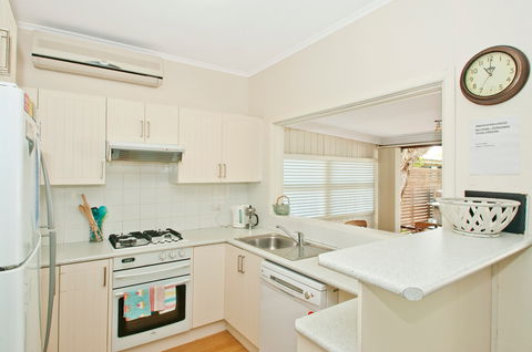 Bay Cottage - St Kilda Accommodation 1