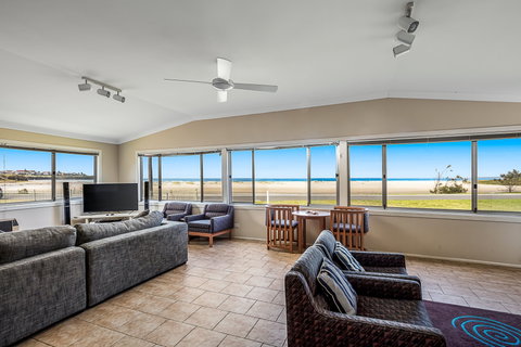 Beach Haven - St Kilda Accommodation 0