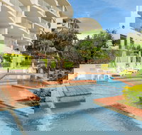 Bellevue At Trinity Beach - St Kilda Accommodation