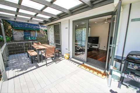 Bianconero - St Kilda Accommodation 1