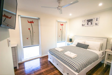 Bianconero - St Kilda Accommodation 2