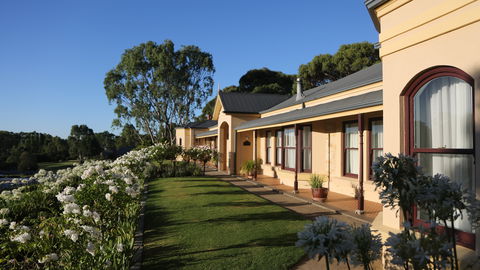 Brice Hill Country Lodge - St Kilda Accommodation 1