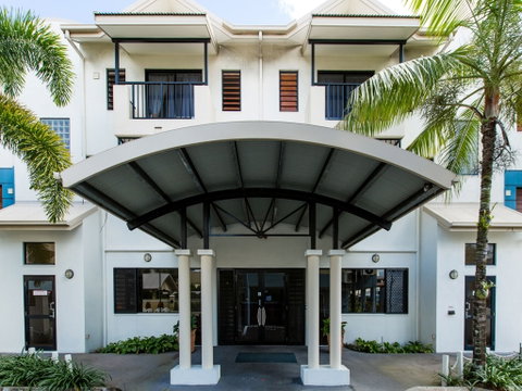 Cairns Queens Court - St Kilda Accommodation 1