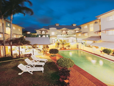 Cairns Queens Court - St Kilda Accommodation 2