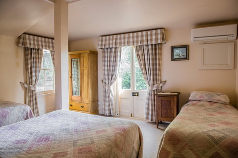 Capers Cottage - St Kilda Accommodation 0