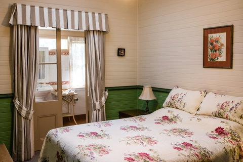 Capers Cottage - St Kilda Accommodation 1