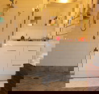 Clyde Cottage - St Kilda Accommodation