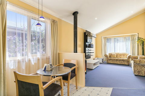 Cottages For Two - St Kilda Accommodation 2