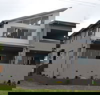 Cowries Harbourside Shellharbour Village - St Kilda Accommodation