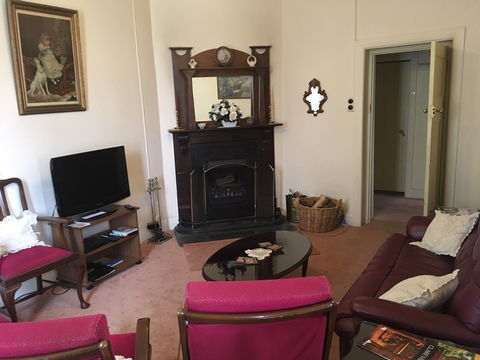 Croll Cottage - St Kilda Accommodation 1