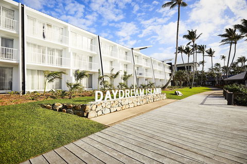 Daydream Island Resort And Living Reef - St Kilda Accommodation 2