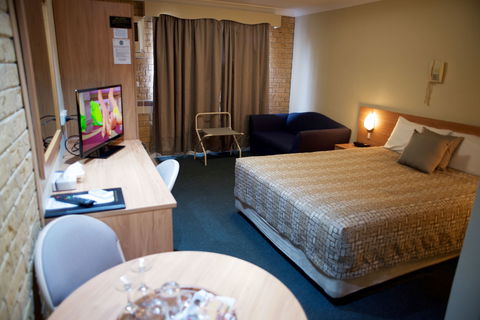 Forest Lodge Motor Inn And Restaurant - St Kilda Accommodation 2