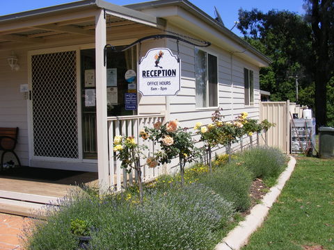 Fossickers' Tourist Park - St Kilda Accommodation 0