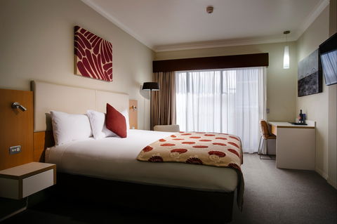Grand Hotel And Apartments Townsville - St Kilda Accommodation 2