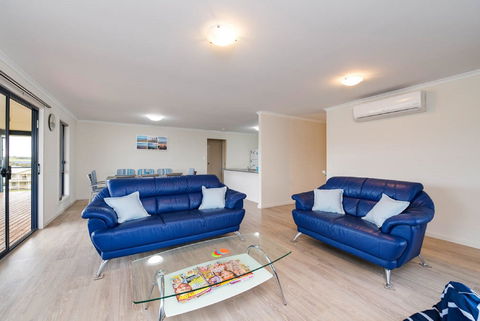 Hayborough Haven 3 - 3 Fifth Avenue - Hayborough - St Kilda Accommodation 2