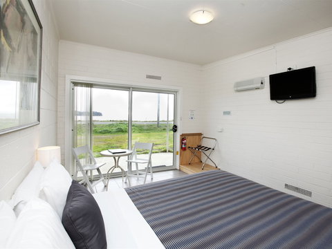 Hotel Bruny - St Kilda Accommodation 2