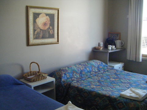 Imperial Hotel Cowra - St Kilda Accommodation 1
