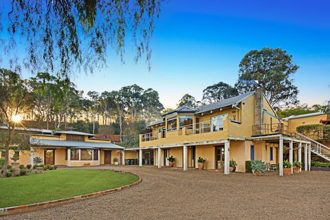 I Villini Estate - St Kilda Accommodation 0
