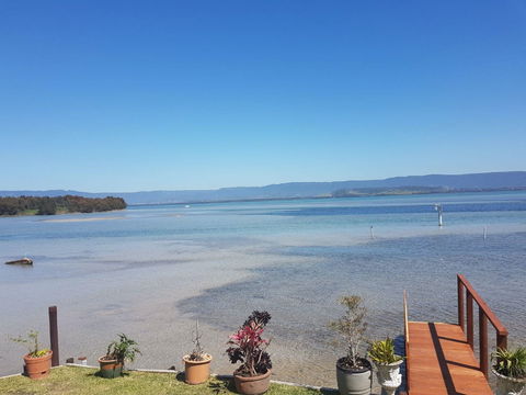 Jettys By The Lake - St Kilda Accommodation 1