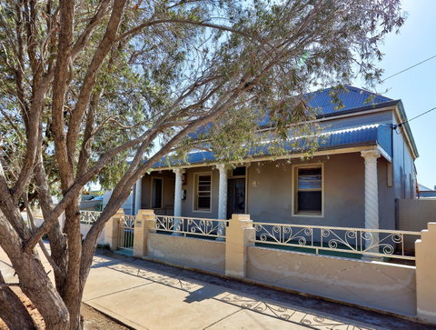 McCulloch's Rest - St Kilda Accommodation 0