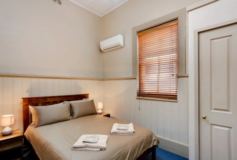 McCulloch's Rest - St Kilda Accommodation 1