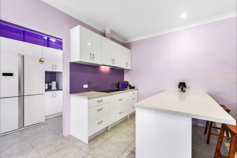 McKinnon's Holiday Home - St Kilda Accommodation 1