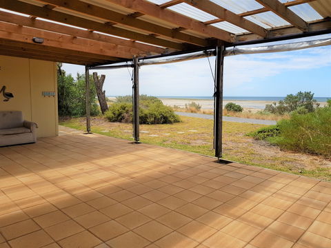 Minlacowie - St Kilda Accommodation 1