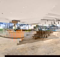 Mont Sapphire Luxury Retreat - St Kilda Accommodation