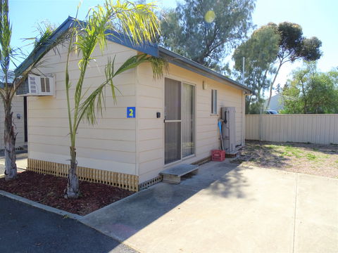 Moonta Bay Cabins - Cabin 2 - St Kilda Accommodation 0