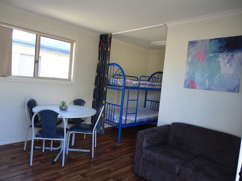 Moonta Bay Cabins - Cabin 2 - St Kilda Accommodation 2