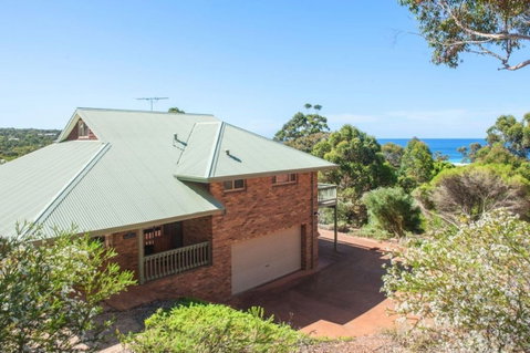 Ocean House - St Kilda Accommodation 0