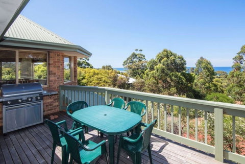 Ocean House - St Kilda Accommodation 1