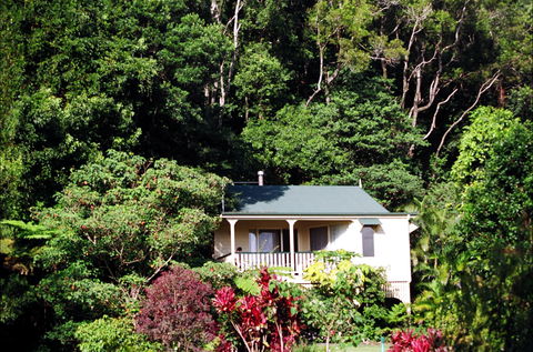 The Falls Montville - St Kilda Accommodation 0