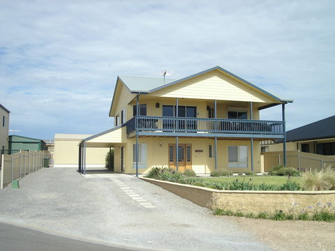 The Ozzie Oyster - St Kilda Accommodation 0