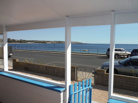 The Little White House - St Kilda Accommodation 0