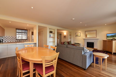 Villa Chambourcin - St Kilda Accommodation 2