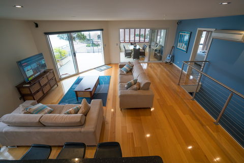 Villa Jasper Bay Of Fires - St Kilda Accommodation 1