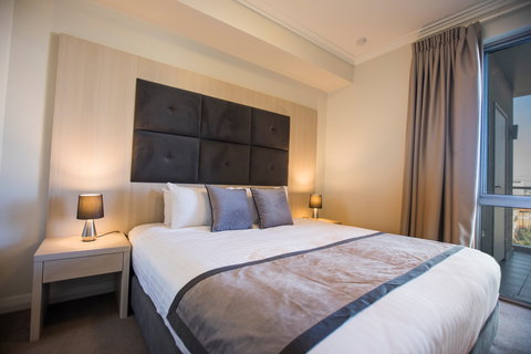 Zappeion Apartments - St Kilda Accommodation 1
