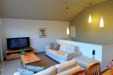 The Victoria Port Fairy - St Kilda Accommodation 4