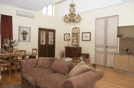 Casa Valeri - St Kilda Accommodation 1
