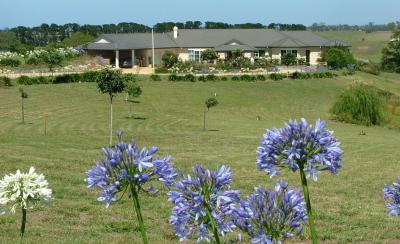 Chestnut Hill Country Retreat - St Kilda Accommodation 0