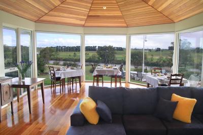 Chestnut Hill Country Retreat - St Kilda Accommodation 2