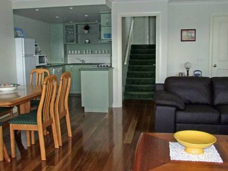 Johanssons Perch - St Kilda Accommodation 5