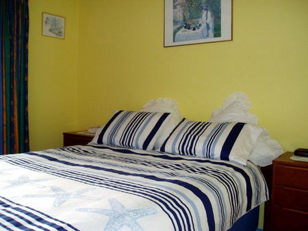 Bells By The Beach Holiday House - St Kilda Accommodation 3