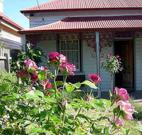 Airleigh - Rose Cottage - St Kilda Accommodation