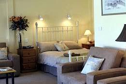 Courtside Cottage Bed And Breakfast - St Kilda Accommodation 1
