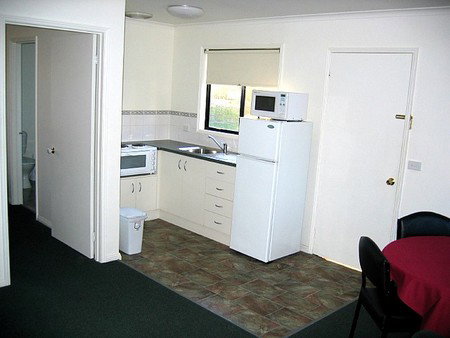 A Line Holiday Village - St Kilda Accommodation 2