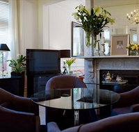 Andres Mews - St Kilda Accommodation