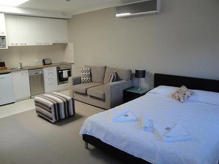 The Queenscliff Inn - St Kilda Accommodation 2